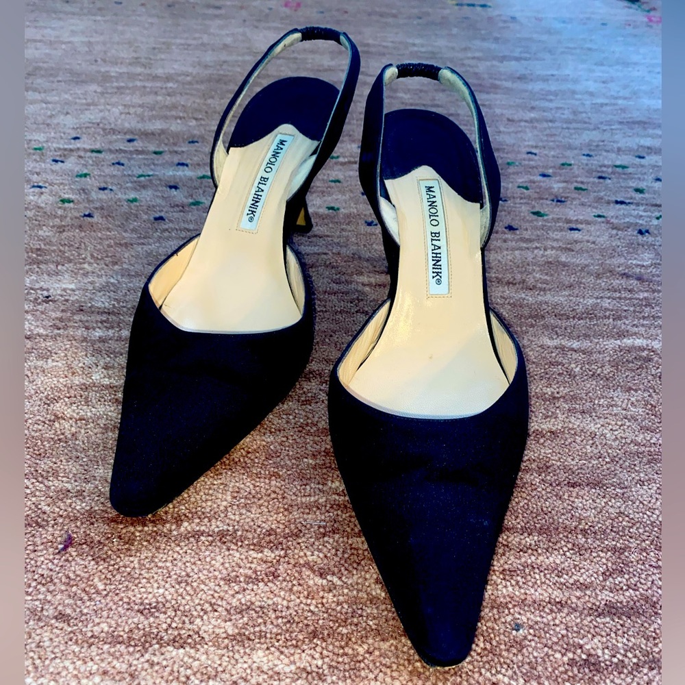 Manolo Blahnik CAROLYNE 70 Black Satin Slingback Pumps